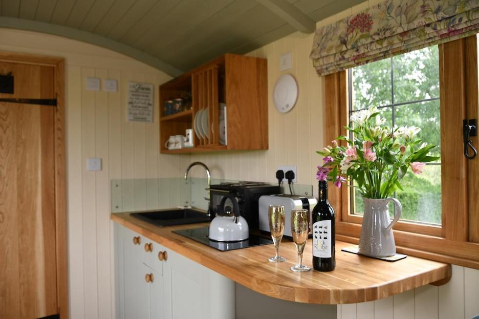 קארמרת'ן The Shepherds Hut מראה חיצוני תמונה